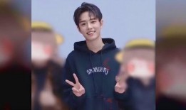 爆料娱乐圈博主露脸是谁,揭秘神秘博主真实身份